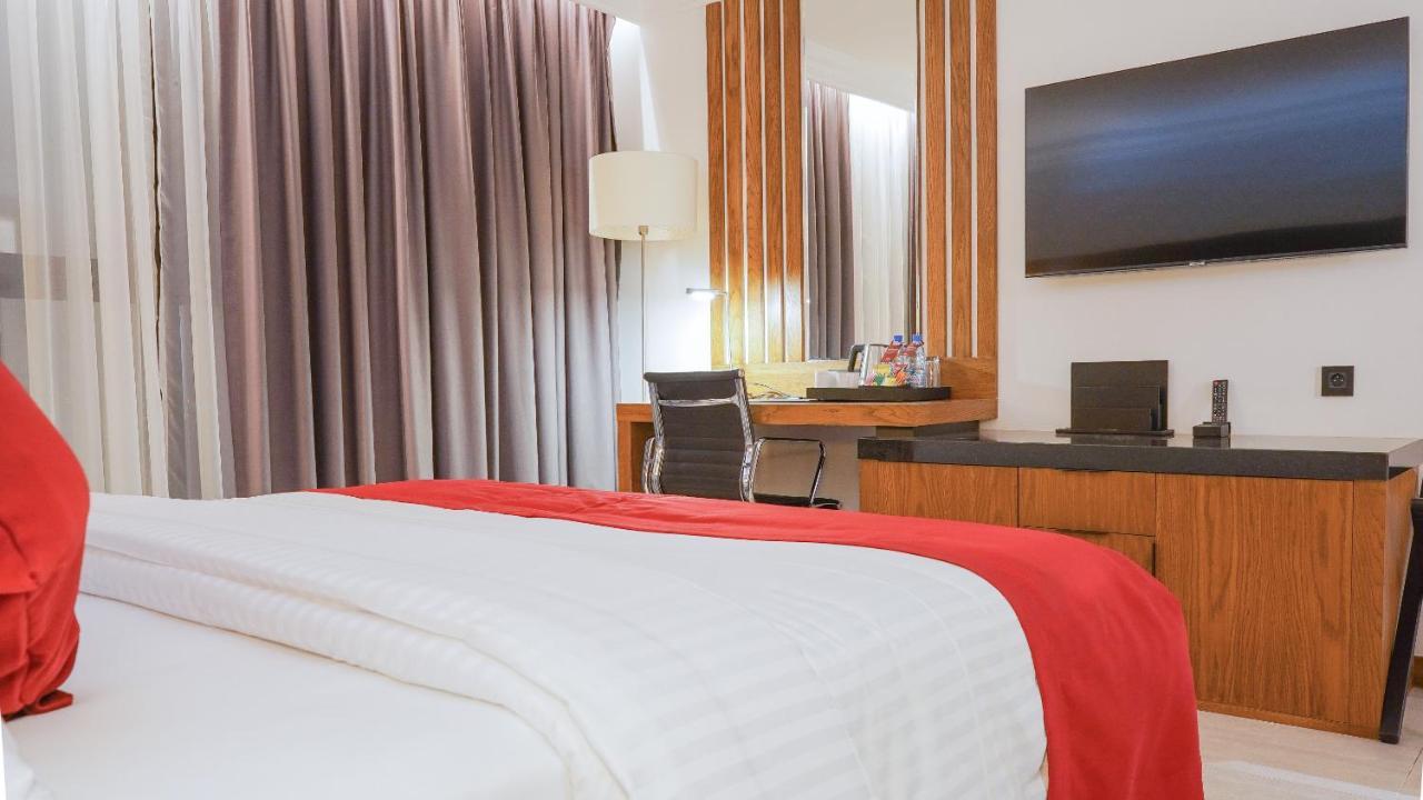 Star Land Hotel Bastos Yaounde Exterior photo